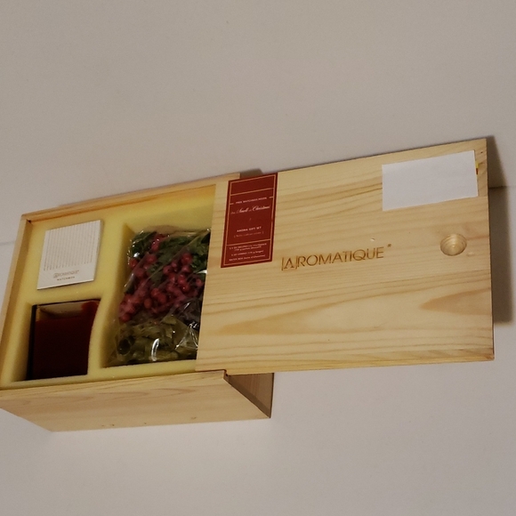Wooden Candle Holder Set - Natural Wood and Red - Picture 1 of 3
